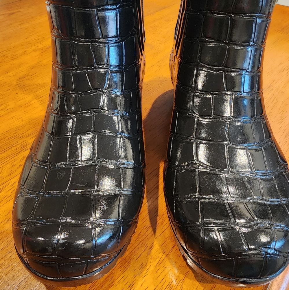 Roma Chelsea Rain Boot, size 7. NWOT.